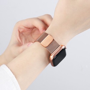 Bracelete Milanesa Rose Gold em contexto de uso